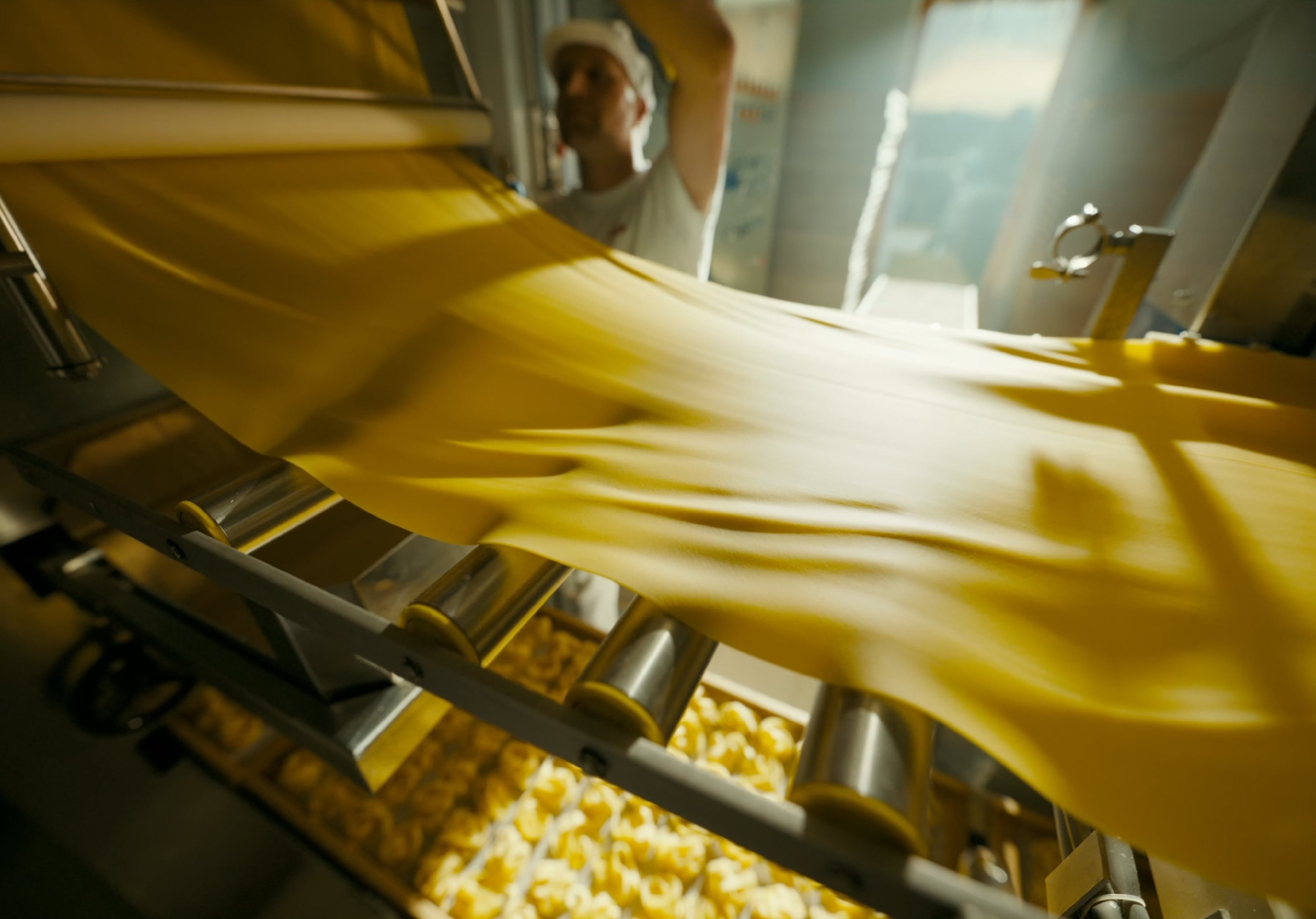 Marodi-2025-21683-Spijuniranje-Online-formatiranje-fotki-sirina-1080px-2-01-min